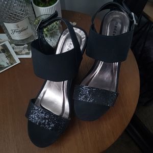 !!!3/$10!!! Madden Girl Glitter Wedges